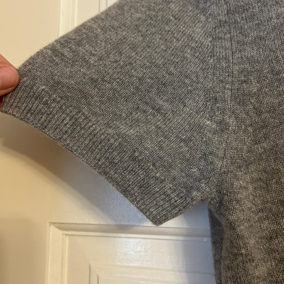NWT Quince Women’s 100% Mongolian Cashmere Tee Grey Size Medium - Picture 5 of 6